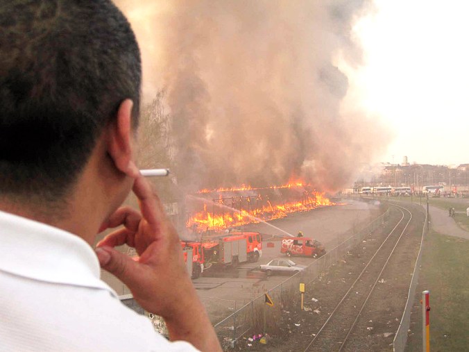 2015_09_01_Makasiinipalo_satka_ja_roihu_PHA